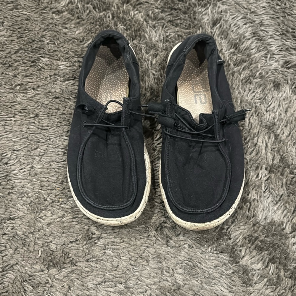 Hey dudes. Good condition.